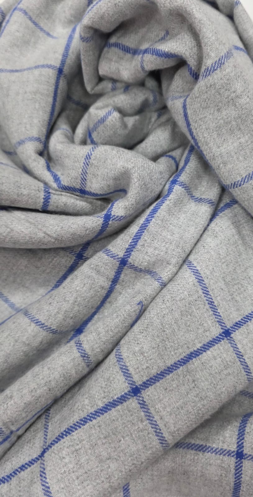 Flanela Jeppy Renaux cinza com azul - Comprimento 2 m x Largura 1,45 m 