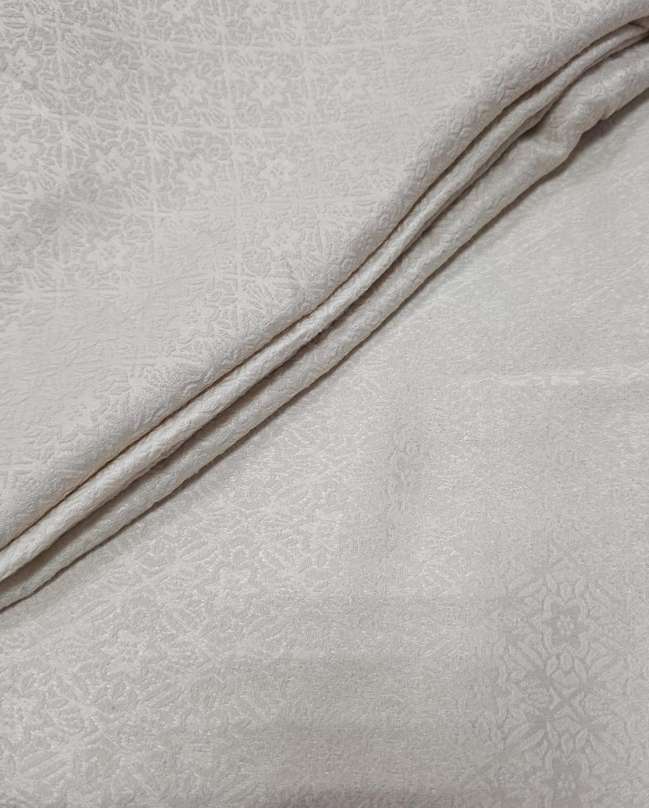 Jacquard persa bege - Comprimento 3 m x largura 1,50 m  