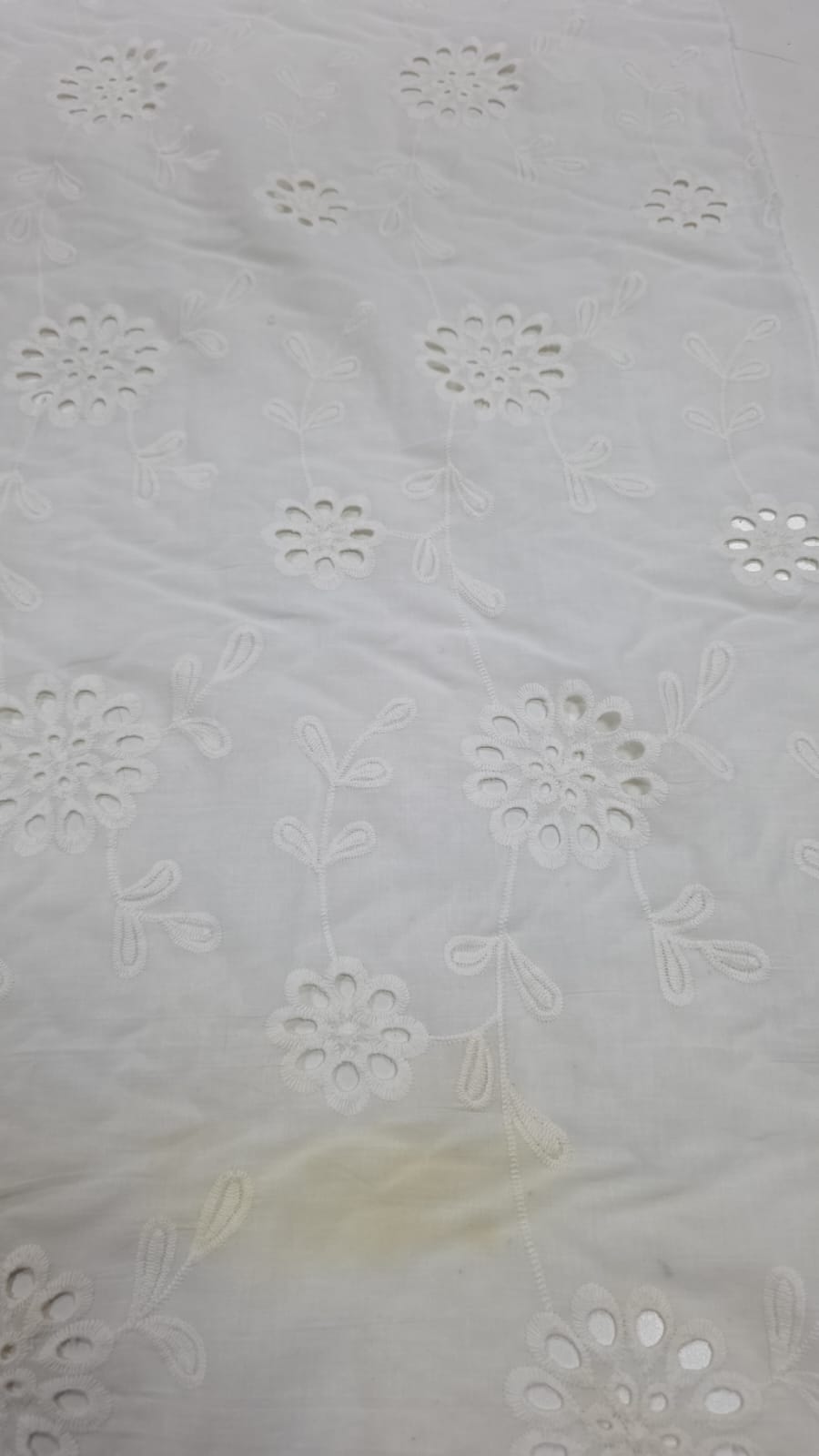 Layse Bordada Griff Off White 100% algodão COM MANCHA - Comprimento 2 m x Largura 1,40 m