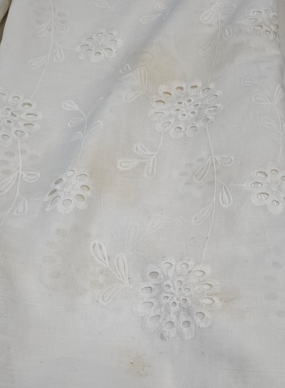 Layse bordada premium off white V22214 (com manchas) -  Comprimento 3 m x Largura 1,40 m   