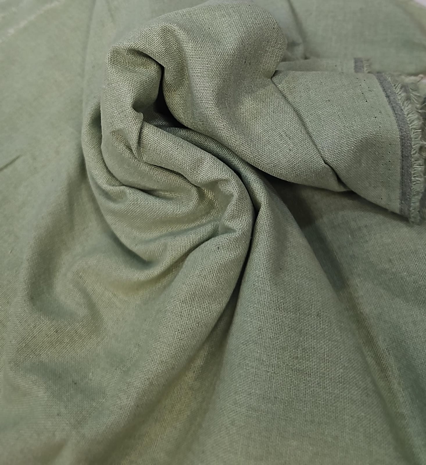 Linho com viscose verde malva- Comprimento 1 m x Largura 1,40 m
