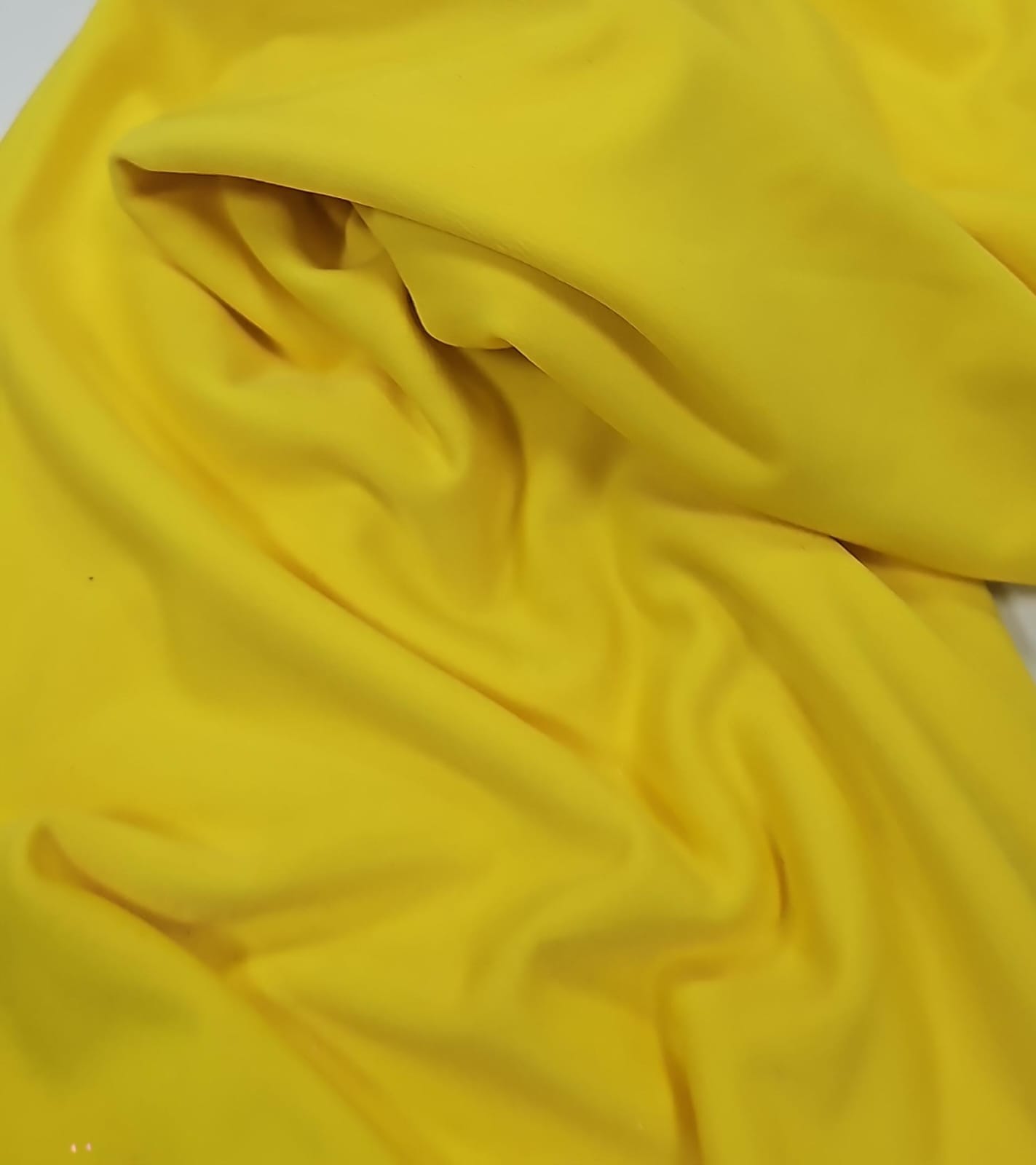 Malha crepe pesada amarelo ouro - Largura 140 m x Comprimento 3,70 m 