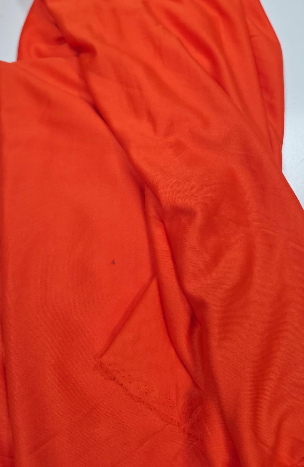 Malha helanca laranja cenoura - Comprimento 1 m x Largura 1,45 m