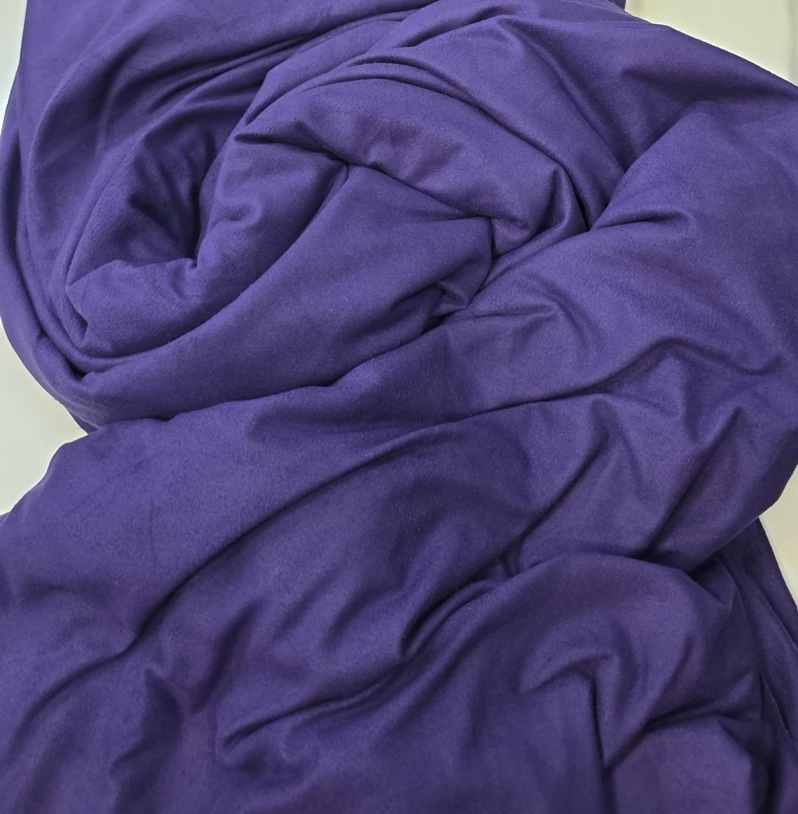 Malha Suede Roxo SOLTA TINTA com mancha - Comprimento 3,90 m x Largura 1,50 m