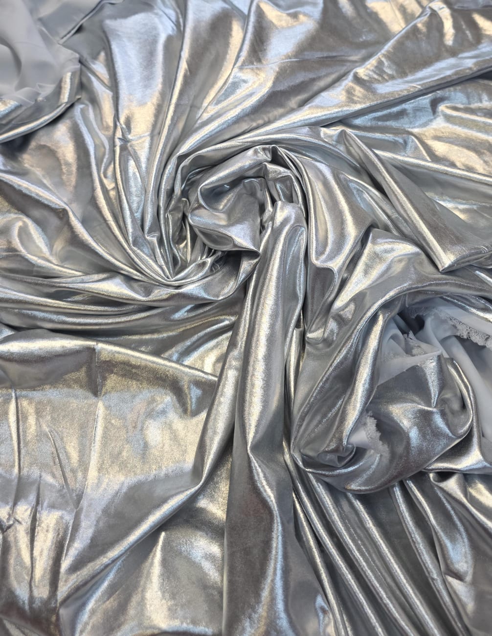 Malha vinil prata - Comprimento 1,90 m x Largura 1,50 m