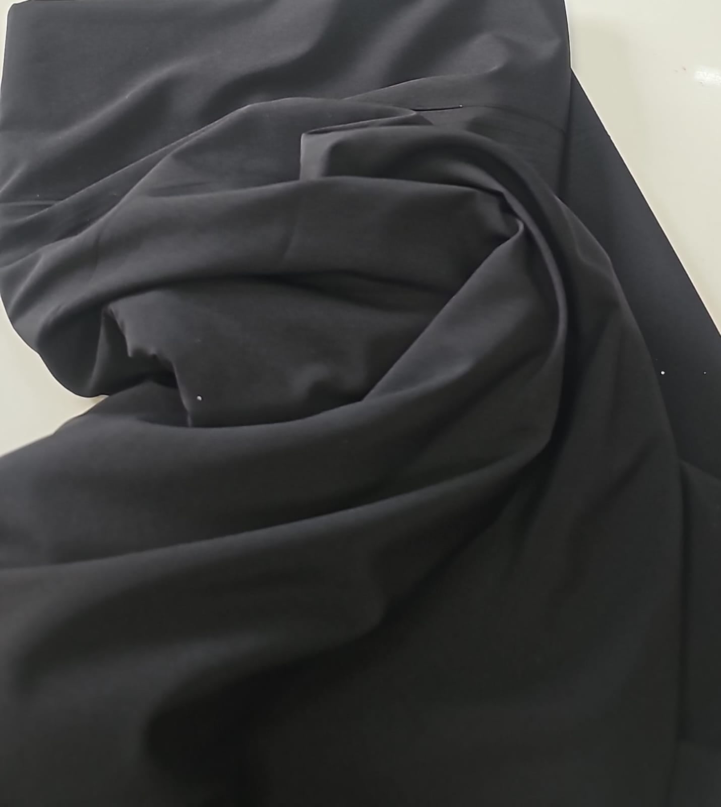 Microfibra com elastano preto - Comprimento  5,30 m x Largura 1,40 m
