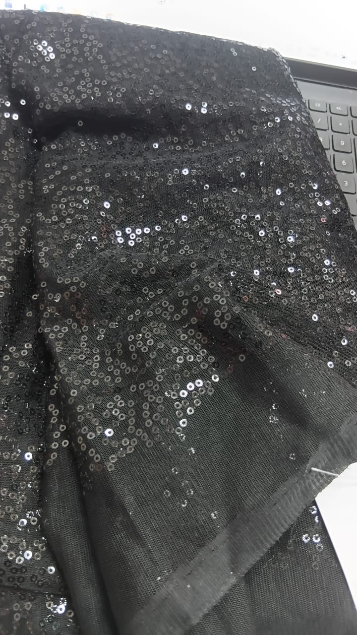 Mini Paetê Bordado Preto - Comprimento 160 m x Largura 1,40 m