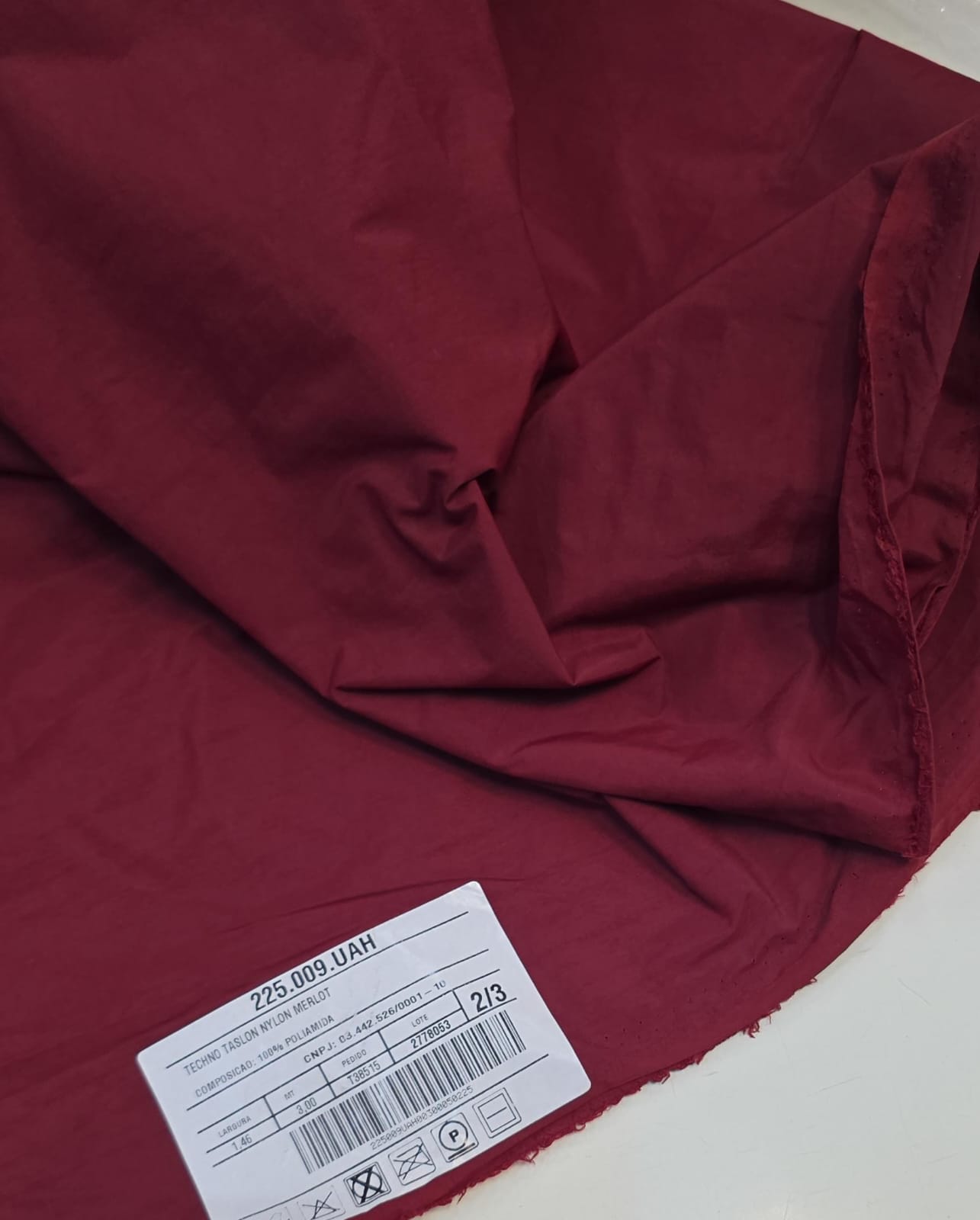 Nylon Merlot techno taslon marsala 100% poliamida - Comprimento 3 m x Largura 1,46 m 
