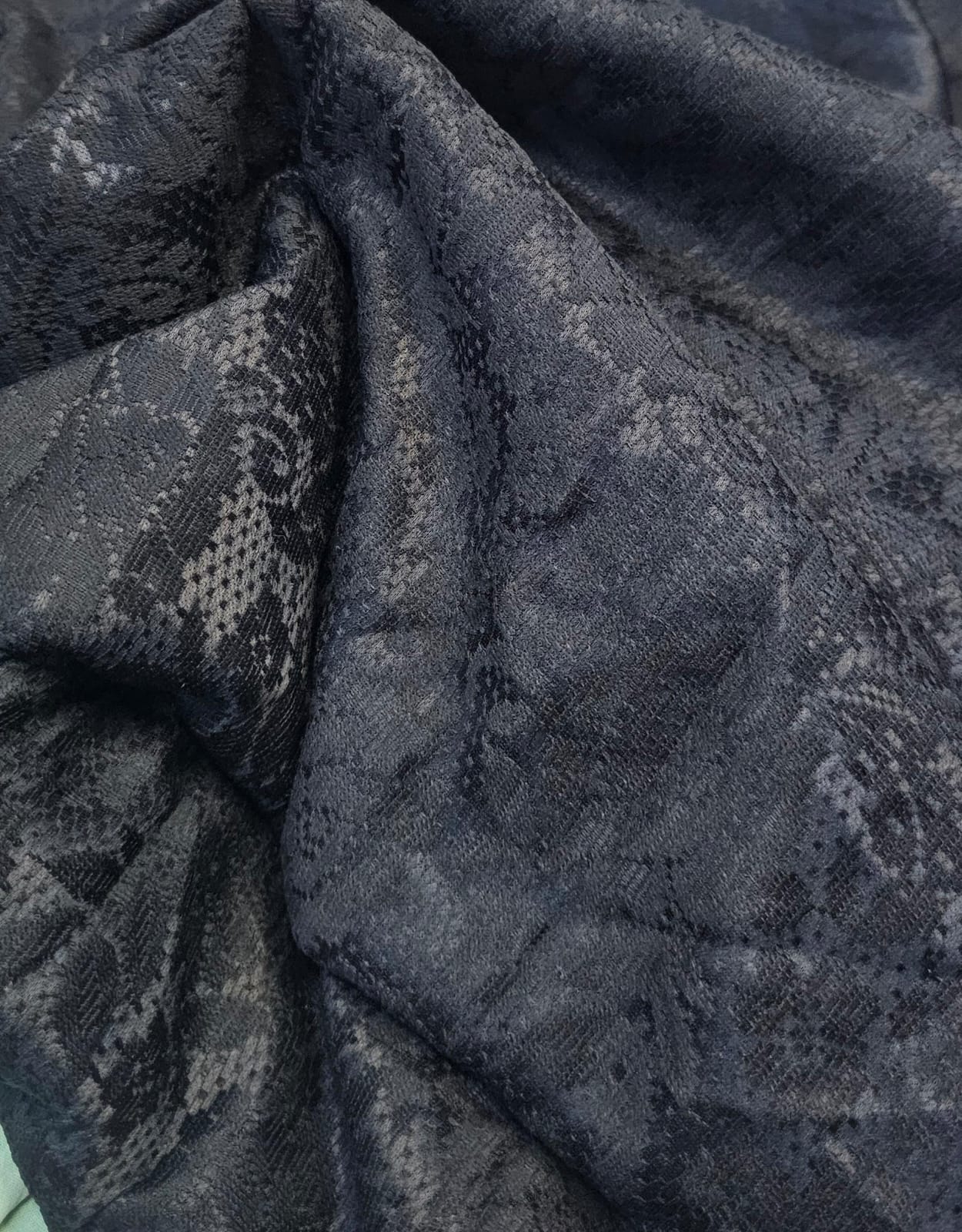 Renda dublada preta - Comprimento 2,50 cm m x Largura 1,45 m