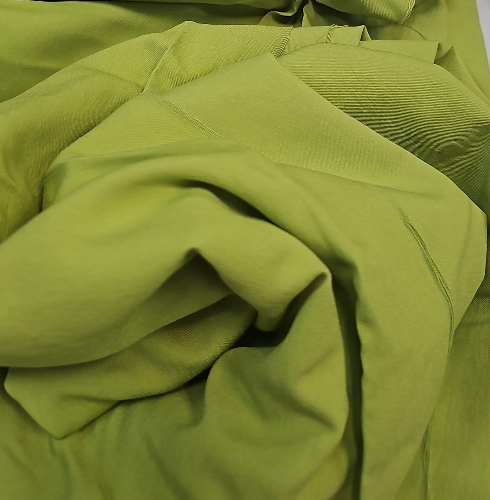 Sarja de poliester pistache - Comprimento 4 m x Largura 1,40 m 