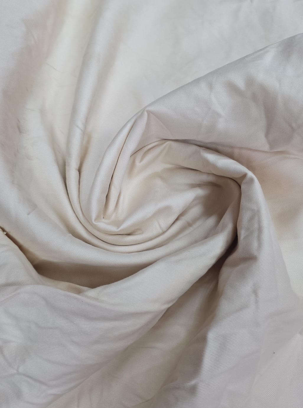Sarja pesada creme (com pouca sujeira) - Comprimento 2,20 m x Largura 1,50 m
