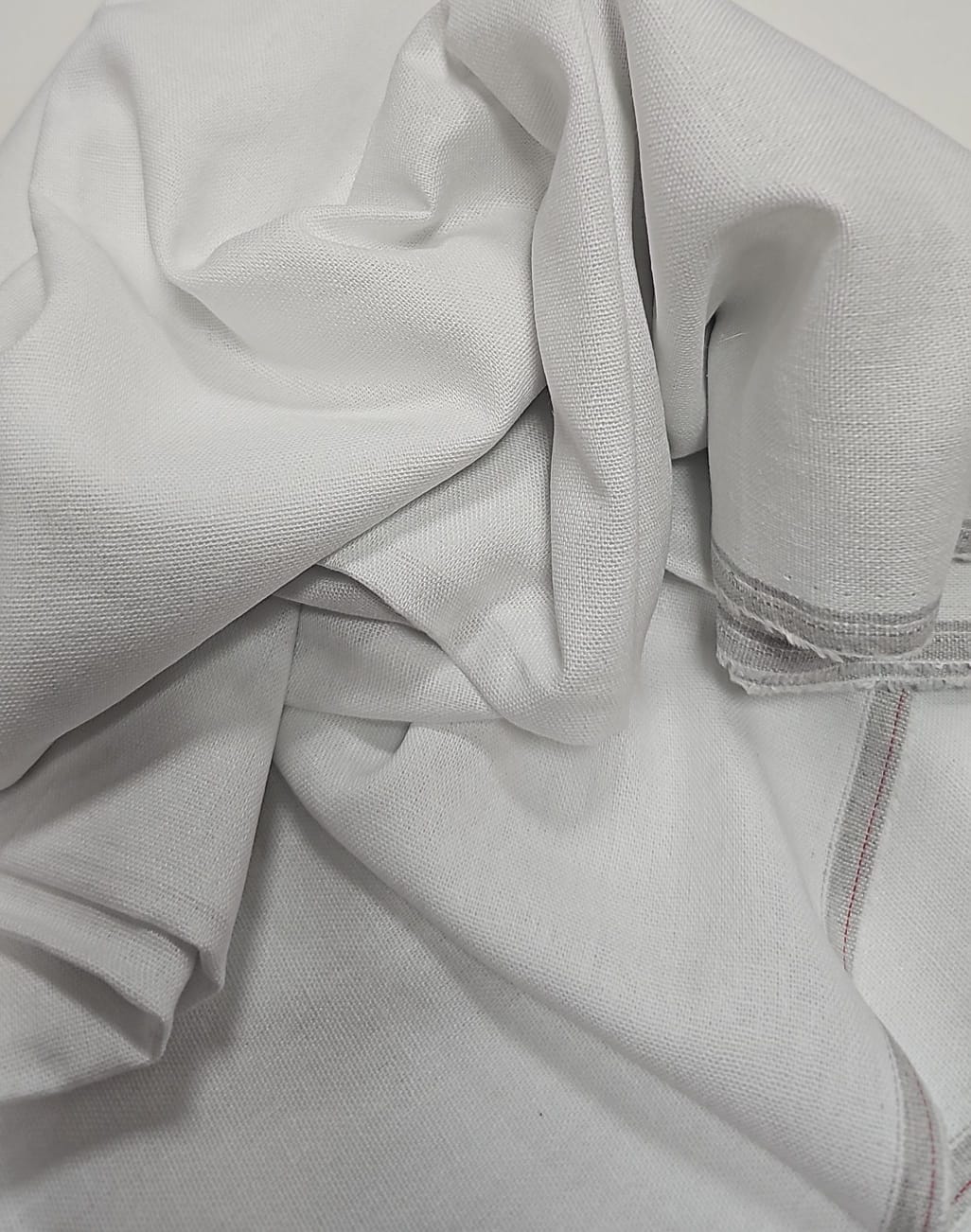 Seda bordada off white - Largura 1,40 m x Comprimento 4,80 m