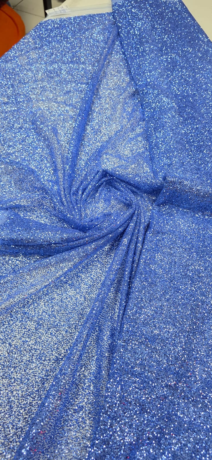 Tule com Glitter Azul Serenity Pesado COM FALHA NO GLITTER - Comprimento 3 m x Largura 1,40 m  