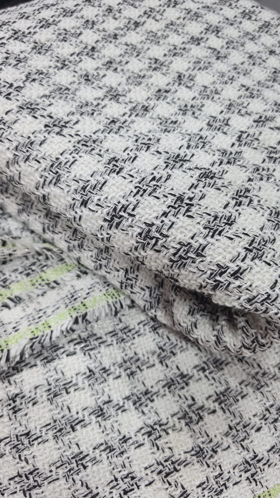 Tweed Pesado com Fio Metálico Pied Poule Preto - Comprimento 5 m x Largura 1,50 m