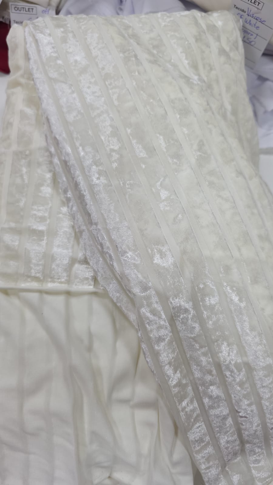 Veludo canelado off white - Comprimento 3,50 m x Largura 1,45 m