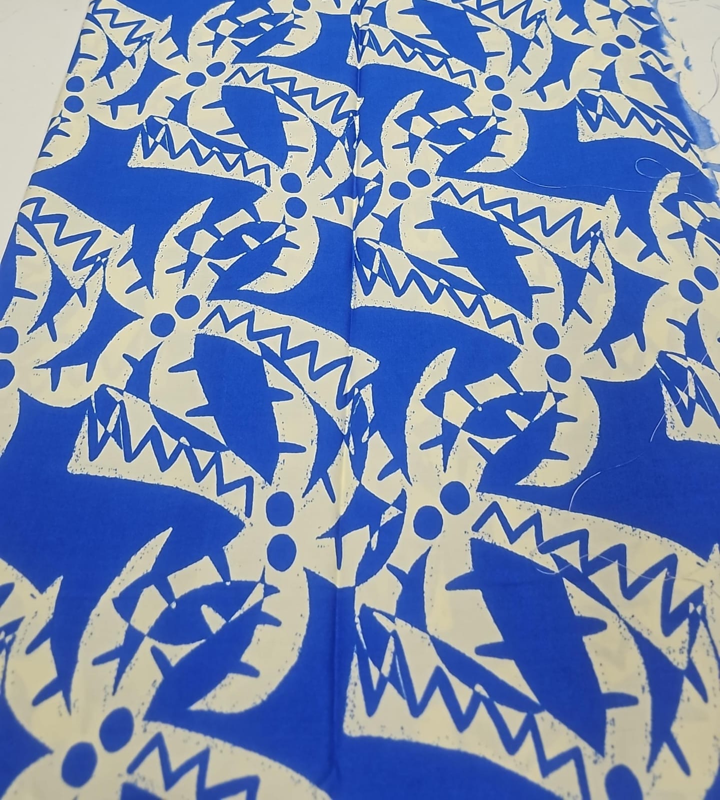 Viscose coqueiros fundo azul royal - Largura 1,45 m x Comprimento 3 m  