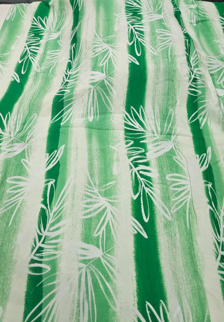 Viscose estampada floral verde listrado  - Largura 1,45 m x Comprimento 3 m 