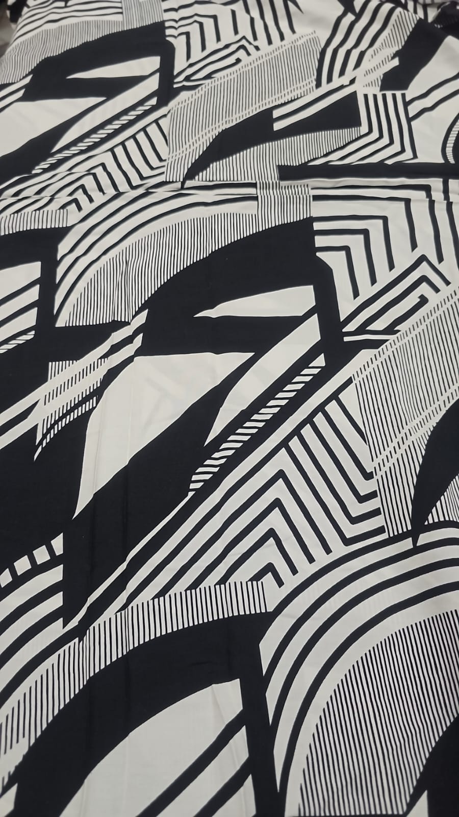 Viscose estampada preto e branco - Largura 1,45 m x Comprimento 3,50 m 