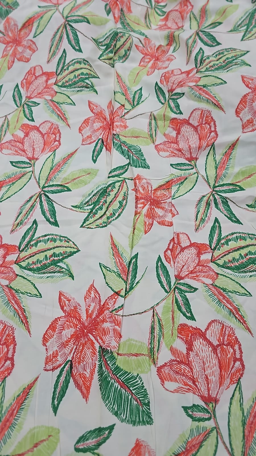 Viscose Floral rabiscos vermelho e verde  - Largura 1,47 m x Comprimento 3 m