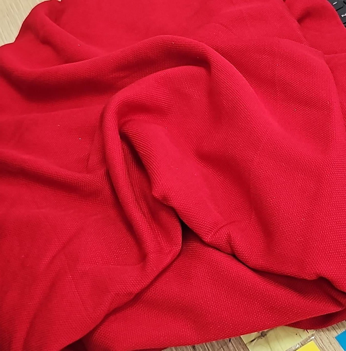 Viscose piquet vermelho  - Largura 1,45 m x Comprimento 2,50 m 