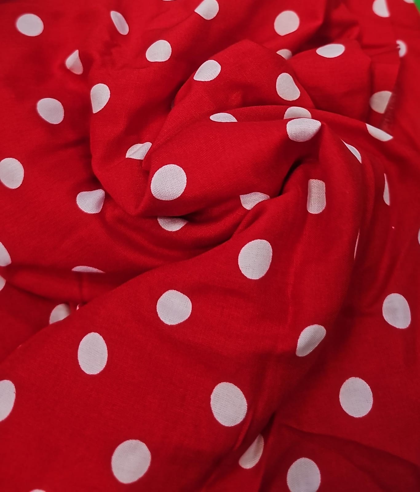Viscose poá fundo vermelho - Comprimento 2 m x Largura 1,47 m