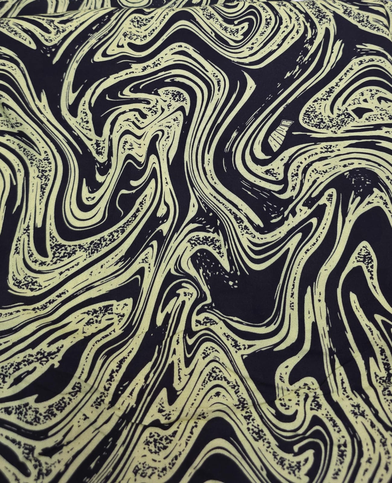 Viscose Premium psicodélico verde e preto - Comprimento 1,30 m x Largura 1,40 m 