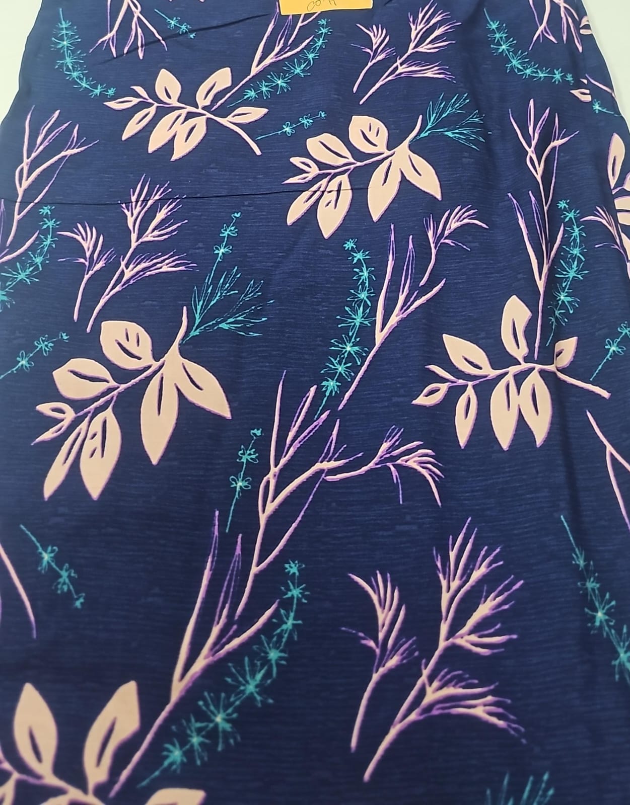 Viscose roxo com rosê floral  - Largura 1,45 m x Comprimento 4 m 