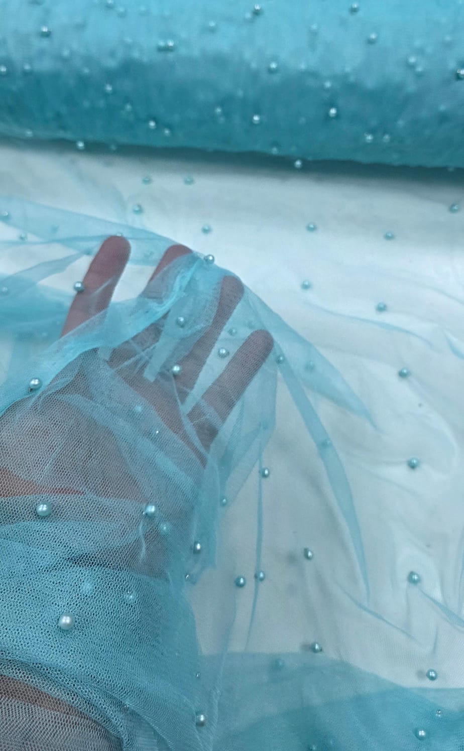 Tule com Pérolas Azul Piscina