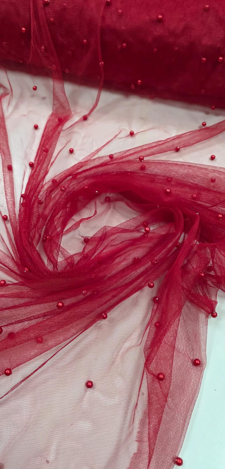 Tule com Pérolas Vermelho