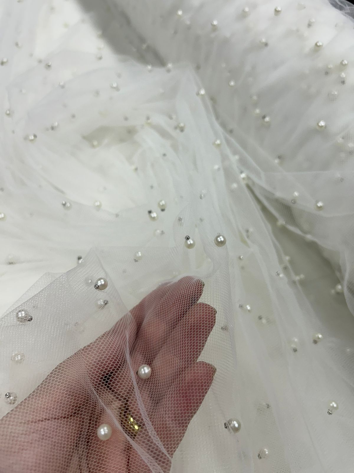 Tule Iluzione com Pérolas Off White - Só Tecidos - Todo site em 12x sem  Juros!!, image size:1200x1600