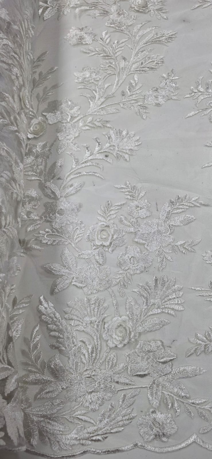 Renda Bordada London 3D Branco Modelo 14