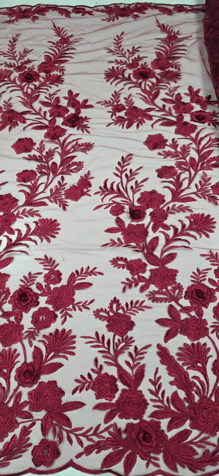 Renda Bordada London 3D Marsala Modelo 14