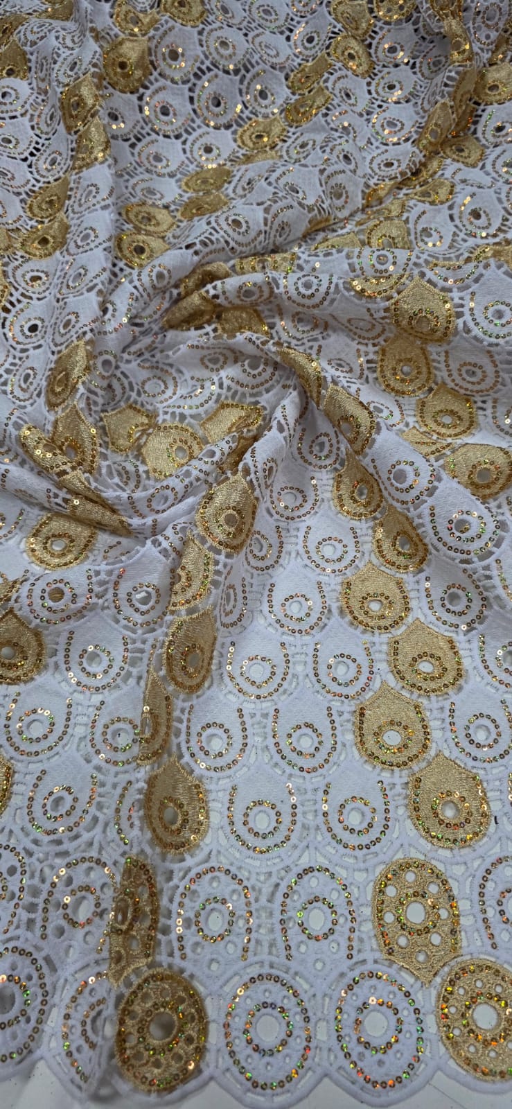 Renda Guipir Nigeriana Bordada Dourado com Branco (corte de 4,50 m)