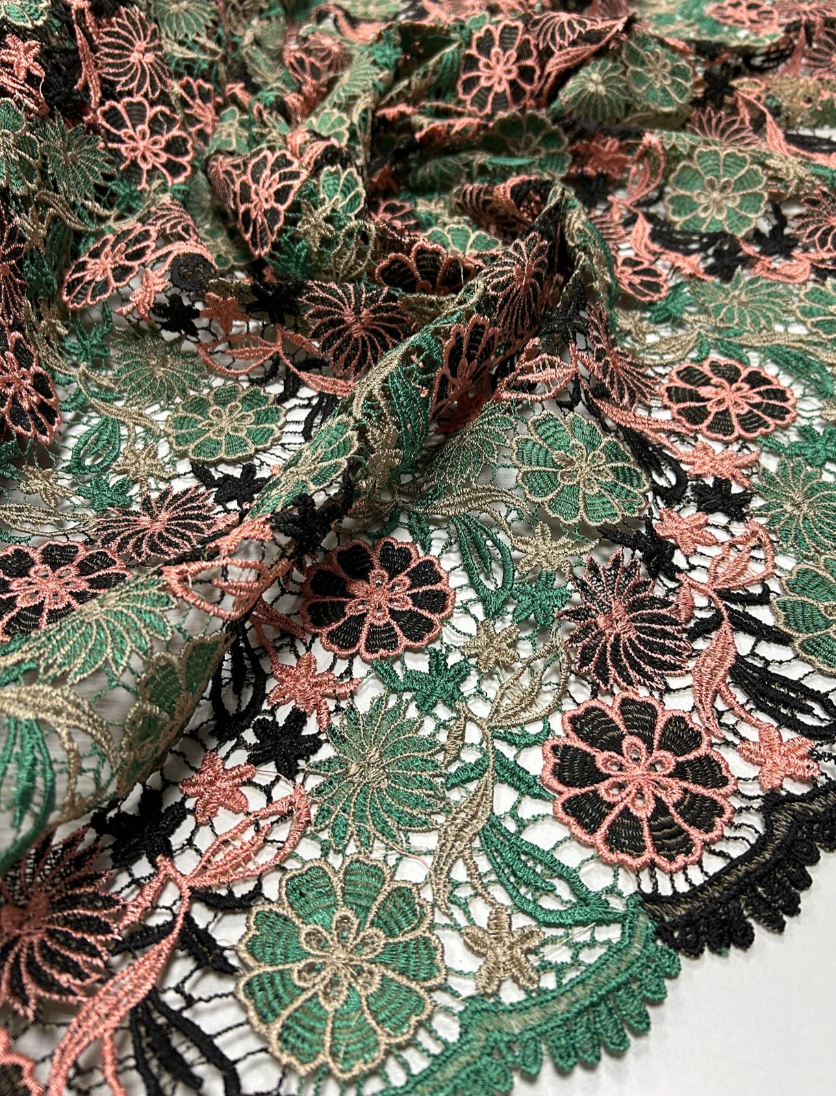 Renda Guipir Verão Multicolor Tons de Salmão/Verde