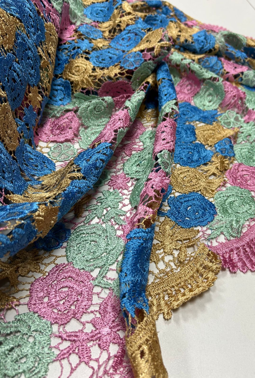 Renda Guipir Verão Multicolor Tons de Verde Tiffany/Rosa/Azul Turquesa