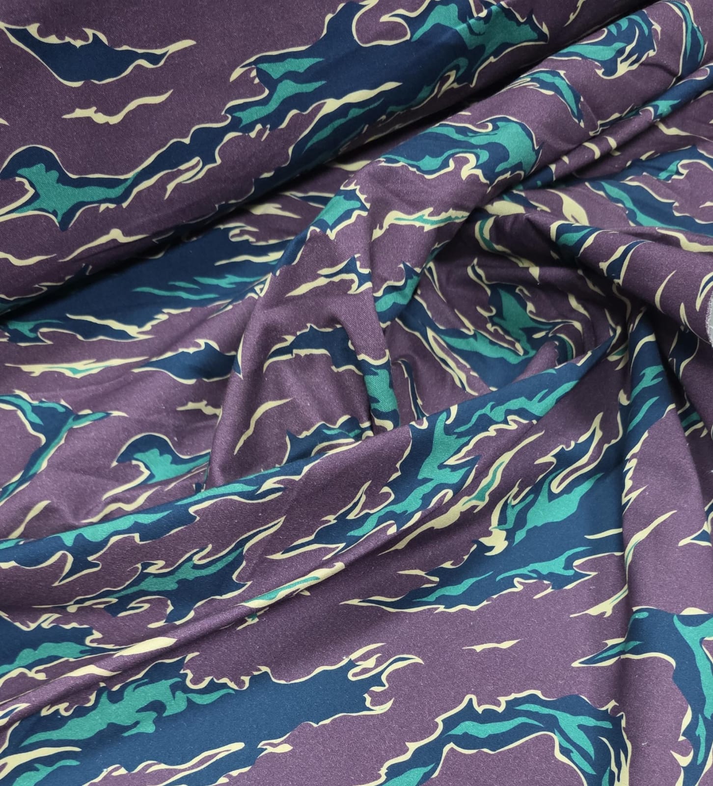 Sarja Cotton Sarin Anime Ondas Estonado Fundo Roxo