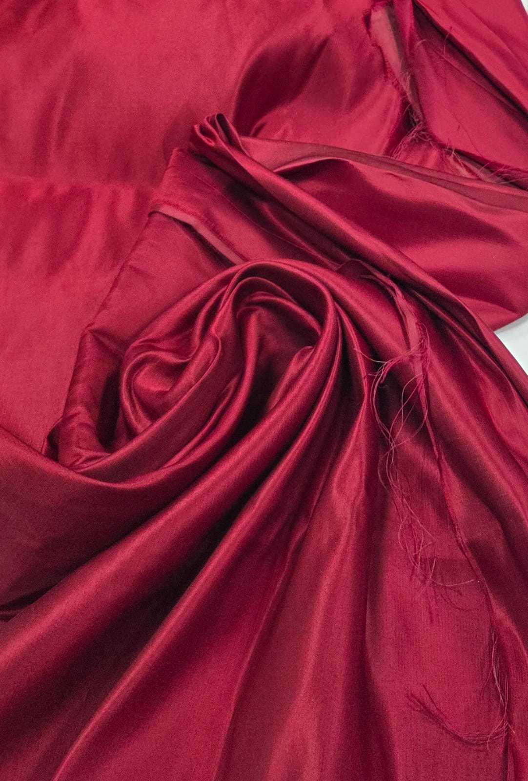 Tafetá indiano de seda pura vermelho cereja - Comprimento 2,50 m x Largura 1,40 m