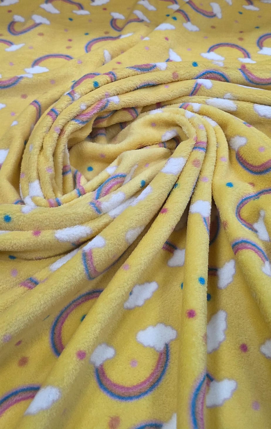 Ultra Soft Fleece Estampada Arco Íris Fundo Amarelo