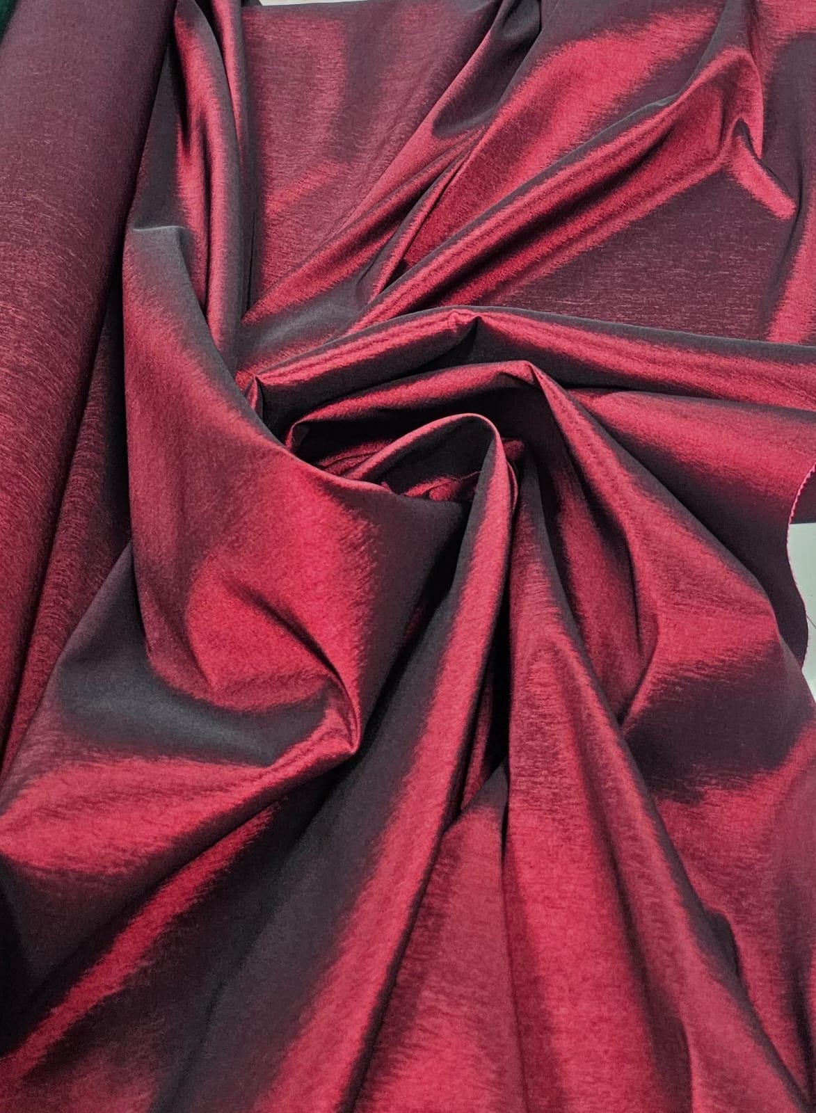 Tafetá com Elastano Marsala