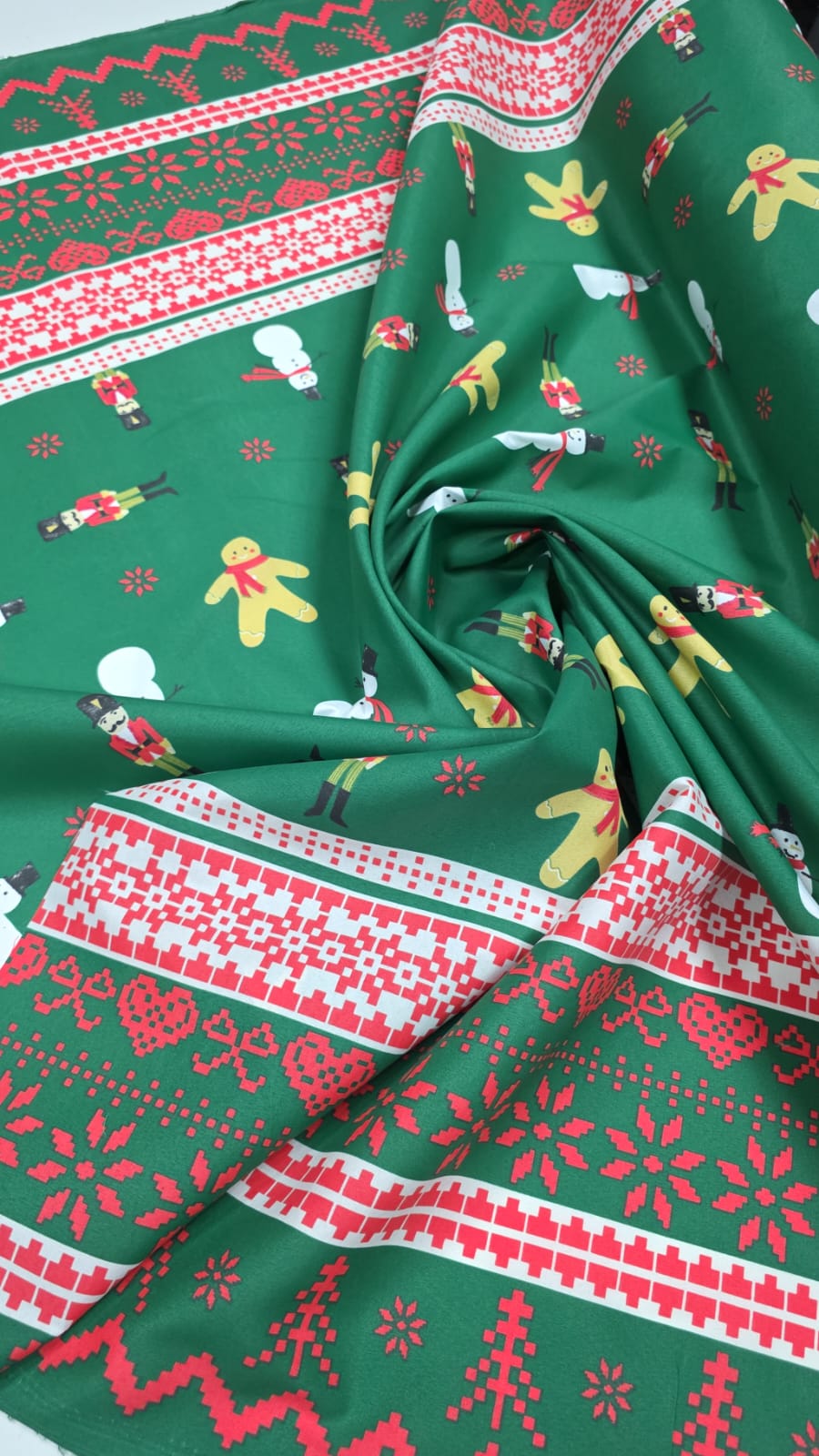 Tergal Natalino Barrado Biscoitos Fundo Verde 03