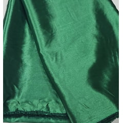 Cetim Charmeusse c/ Lycra Verde Bandeira  COM DEFEITO LEVES FIOS PUXADO - Largura 1,47 m x Comprimento 3,50 m 