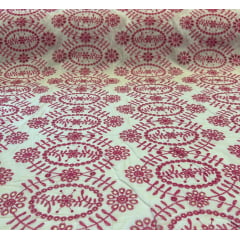 Layse Bordada Bicolor Fundo Branco com Bordado Pink Modelo I30 - Largura 1,30 m x Comprimento 2,50 m 