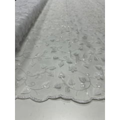 Tule Bordado 3D Floral Branco com Paetês Transparentes - Largura 1,30 m x Comprimento 1 m 