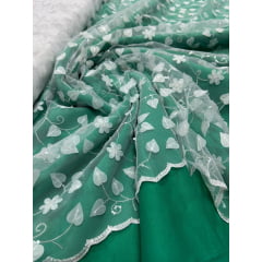 Tule Bordado 3D Floral Branco com Paetês Transparentes - Largura 1,30 m x Comprimento 1 m 