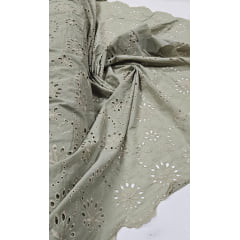 Layse Bordada Bicolor Fundo Verde Oliva com Bordado Kaki Modelo N42 - Largura 1,30 m x Comprimento 1,20 m 