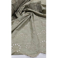 Layse Bordada Bicolor Fundo Verde Oliva com Bordado Kaki Modelo N42 - Largura 1,30 m x Comprimento 1,20 m 
