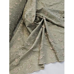Layse Bordada Barrada Premium 3D Bicolor Floral Verde Oliva - Largura 1,40 m x Comprimento 1,50 m 