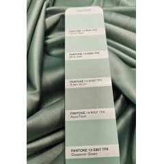 Crepe Amanda Liso Verde Menta Escuro COM SUJEIRA  - Largura 1,50 m x Comprimento 1,70 m 