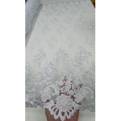 Tule Bordado com Bico Branco 13 - Largura 1,35 m x Comprimento 1,65 m 