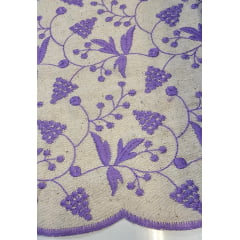 Linho Trovata Bordado Natural Uvas Lavanda - Largura 1,28 m x Comprimento 1,75 m